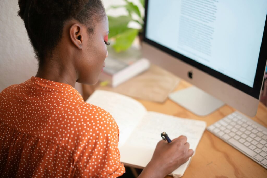 part timer working and making resume